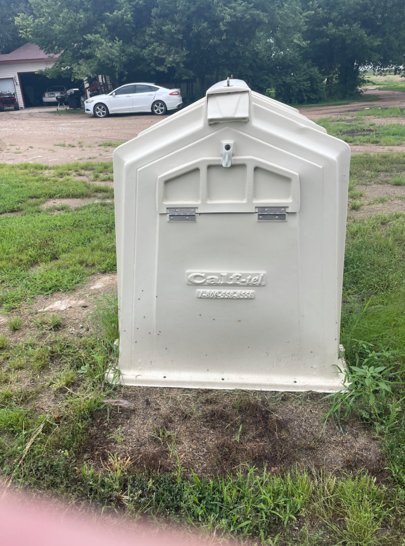 #DD2883 - Calf Tel Hutches- NE
