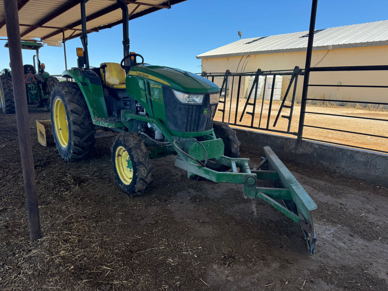 #DD2864 - John Deere Tractors(3) - NM
