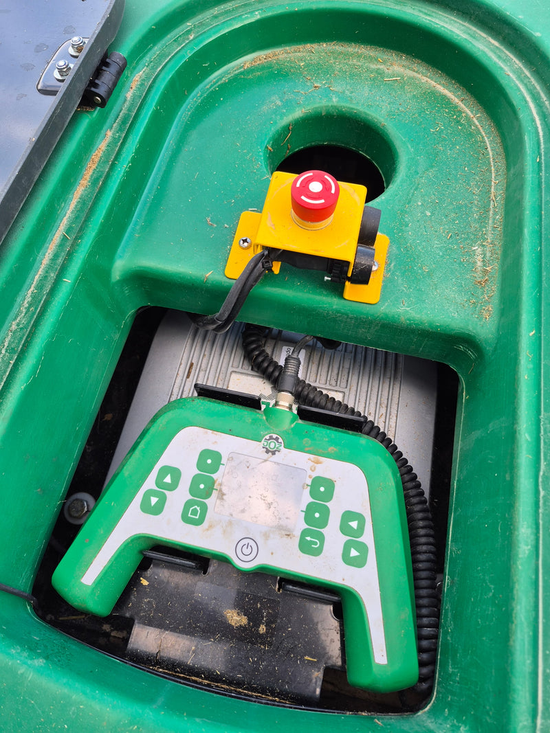 #DD2904 - Joz Moov 2.0 Feed Push Robots - WI