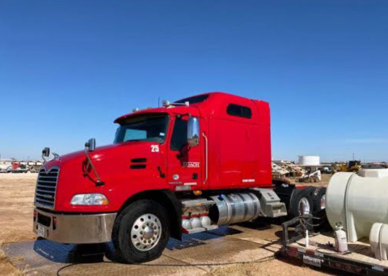 #DD2295 - 2013 Mack Truck 10 Speed MP7 - TX