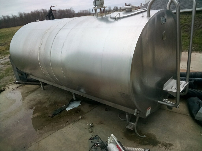 #DD2095 - Mueller 3,300 gallon bulk tank with cooling - AR