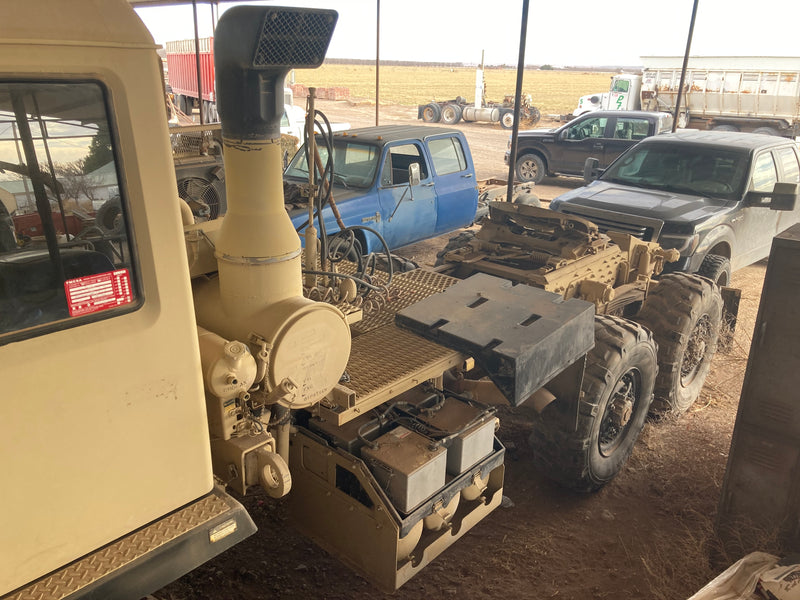 #DD2080 -  2000 Stewart and Stevenson 6x6 tractor. M1088A1 MTV