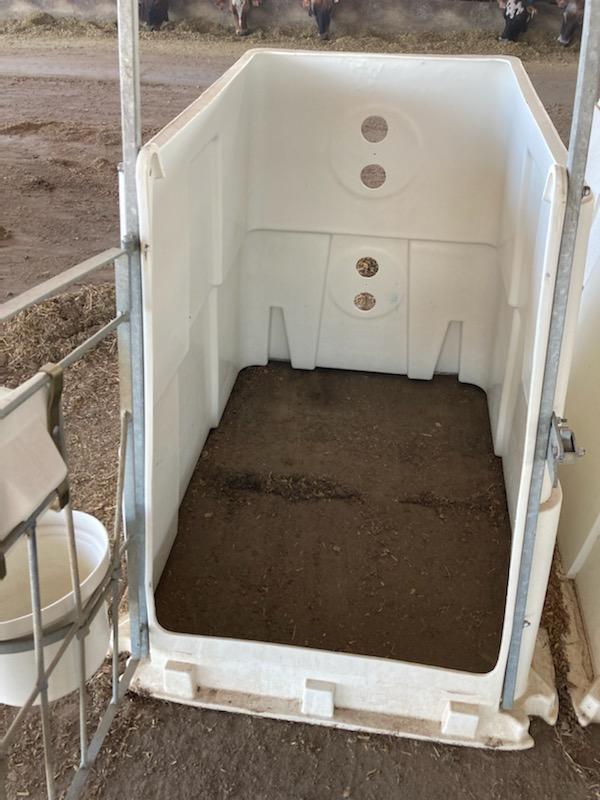 #DD2093 - Agriplastics Indoor Calf Hutches