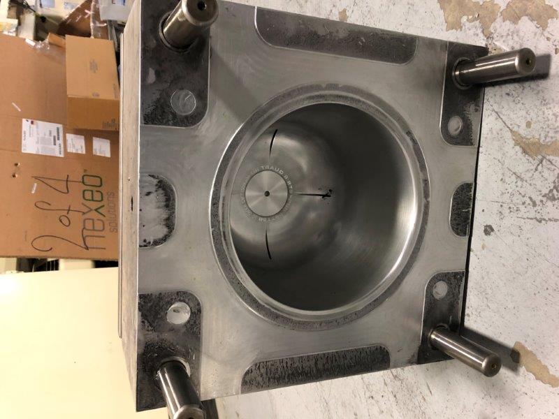 #DD2025 - 8" and 10" Plastic calf bucket molds