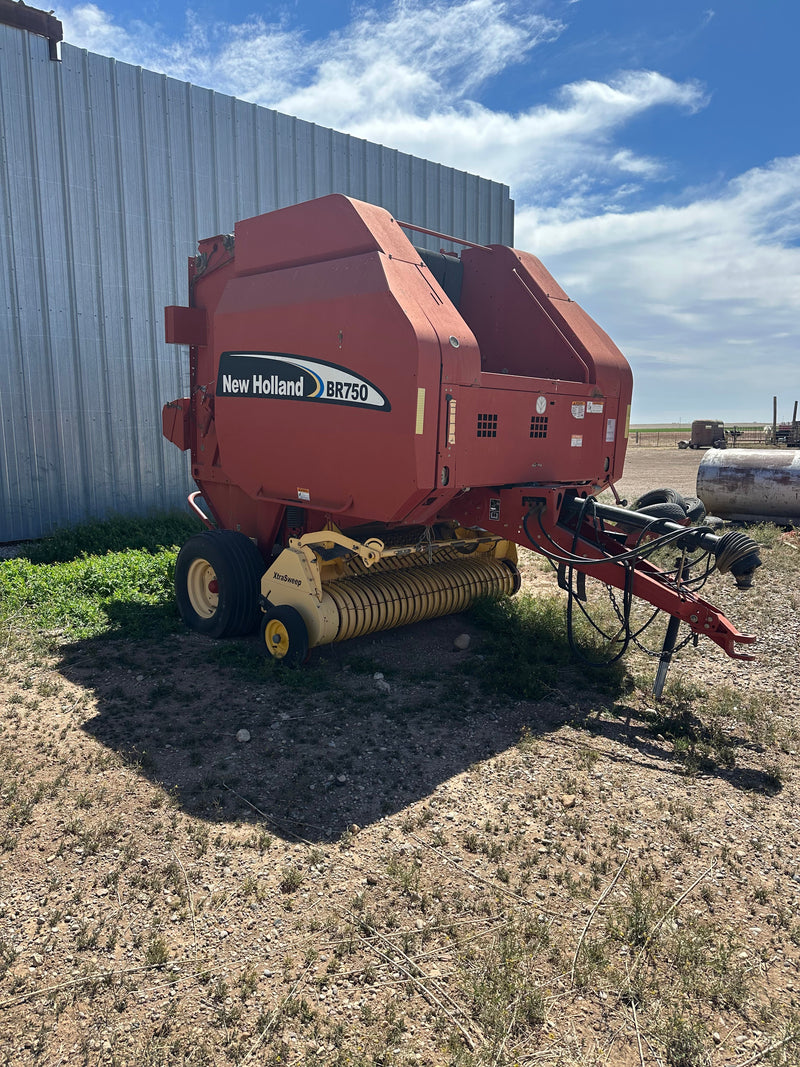 #DD2190 - BR750 New Holland Big Round Baler - NM