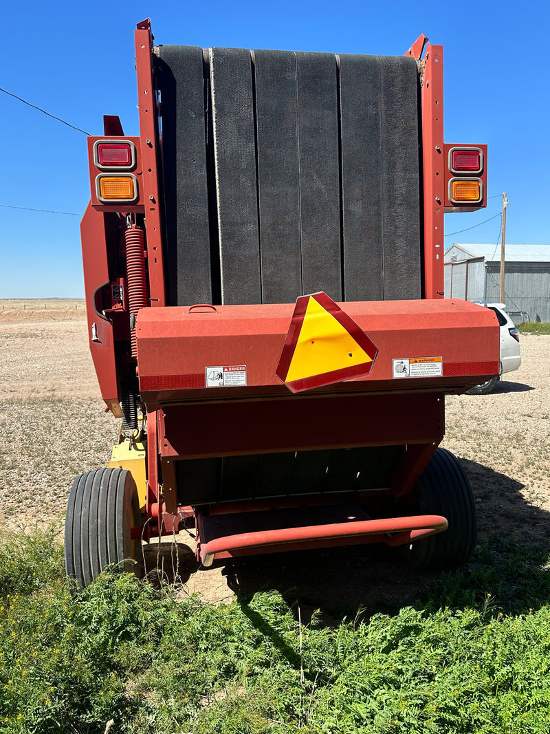 #DD2190 - BR750 New Holland Big Round Baler